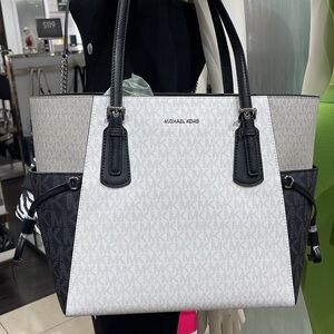 Michael Kors Voyager Large Color-Block Signature Logo Tote Bag
Optic White Mult